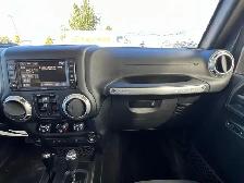 2017 Jeep WRANGLER UNLIMITED Sahara 4WD | Command Start | Revers - Photo 21