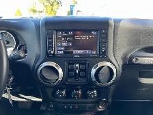 2017 Jeep WRANGLER UNLIMITED Sahara 4WD | Command Start | Revers - Photo 23