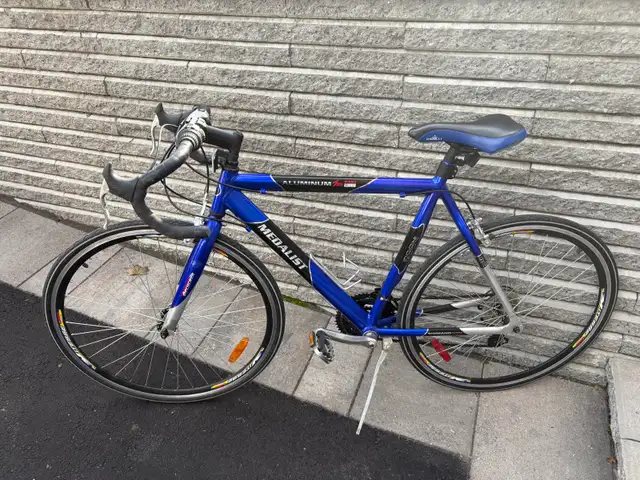 VÉLO DE ROUTE MEDALIST EN ALUMINIUM