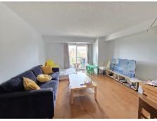 3 bed 2 bath condo southend guelph $2895 all in heat hydro water - Photo 3