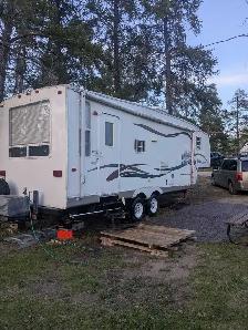 2004 Wildwood RLSS 5th Wheel