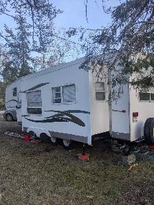 2004 Wildwood RLSS 5th Wheel - Photo 2
