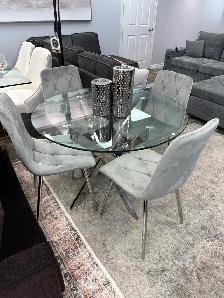 New Stunning Dining Table Set With Tempered Glass Top In Sale