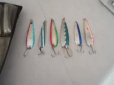 20  TROLLING SPOONS WITH ROLL OUT CASE  - FISHING GEAR - Photo 3
