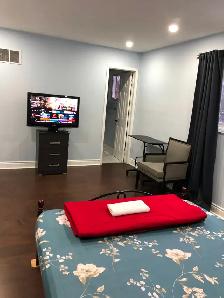 Master bedroom on 2nd floor (own washroom) in Pickering for Rent - Photo 3
