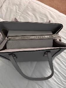 Guess purse, light grey, great condition - Photo 3