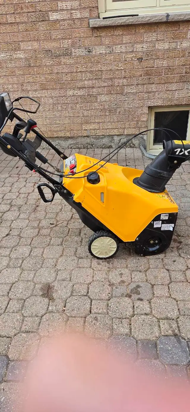 Cub Cadet 1X 22 Snow Blower