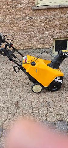 Cub Cadet 1X 22 Snow Blower