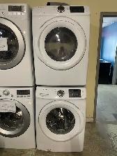 Laveuse sécheuse frontales blanches Samsung ( remis a neuf )
