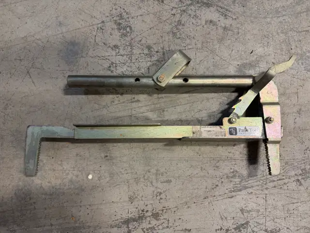 Landscaping Paver Lifting Tool