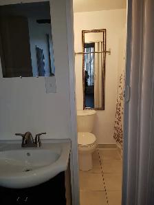 BACHELOR/STUDIO APARTMENTS WITH PRIVATE ENTRANCE IN A HOUSE - Photo 6