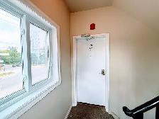 Furnished 5 Bedrooms Suite at University Ave. & King St. for ren - Photo 2