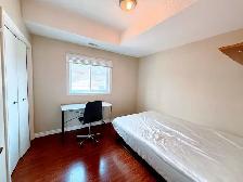 Furnished 5 Bedrooms Suite at University Ave. & King St. for ren - Photo 9