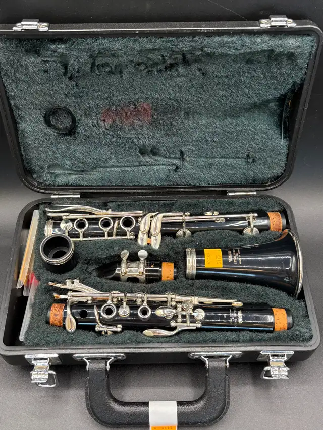 Yamaha Model 20 Clarinet Complete in Hard Travel Case