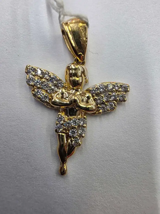 breloque en or 10k Petit ange
