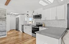 Newly Renovated 3 Bedroom Home With Private Yard! - Photo 3