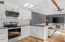 Newly Renovated 3 Bedroom Home With Private Yard! - Photo 4
