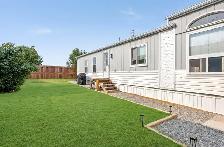 Newly Renovated 3 Bedroom Home With Private Yard! - Photo 7