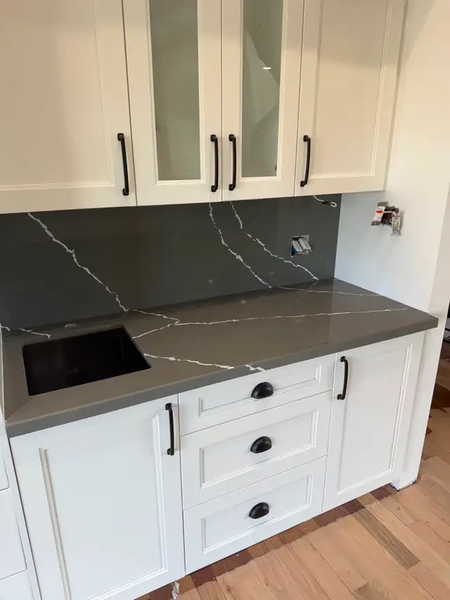 QUARTZ KITCHEN COUNTERTOPS