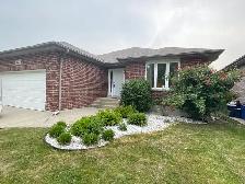Rapids Parkway- Immaculate 5 Bedroom Home - Photo 2