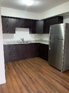 Bright, Open-Concept 1-Bedroom Apartment in Central Kemptville - Photo 2