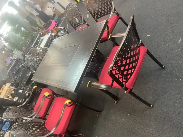 Brand New 7pcs Round Cast Aluminum Dining Set BBQ Table $1699