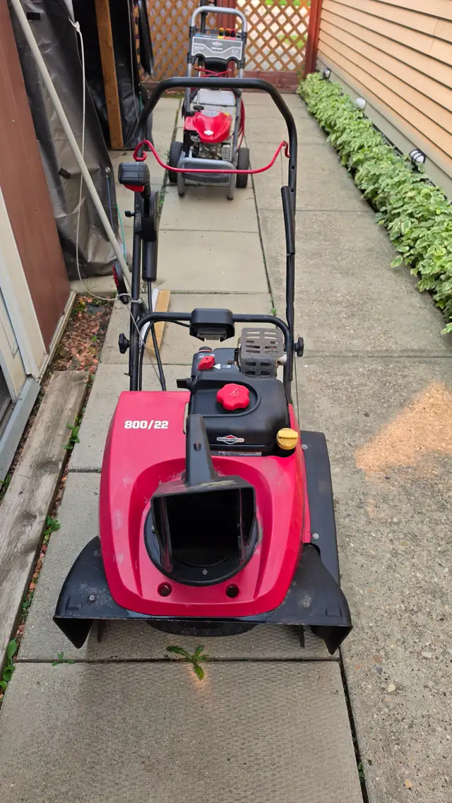 Craftsman single stage electric start or pull start snow blower.