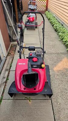 Craftsman single stage electric start or pull start snow blower.