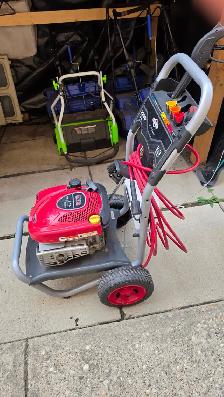 Briggs  & Stratton 2550 psi gas pressure washer with multiple ti - Photo 3