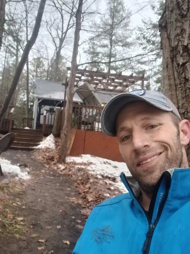 75$ PER HOUSE, EAVESTROUGHS CLEANING FALL CLEAN UP