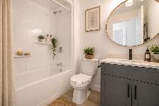 GORGEOUS 2 bed 2 bath apartment in West Broadway! - Photo 6