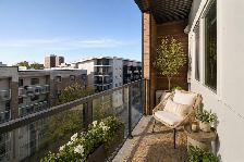 GORGEOUS 2 bed 2 bath apartment in West Broadway! - Photo 8