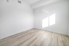 GORGEOUS 2 bed 2 bath apartment in West Broadway! - Photo 10