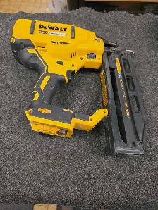 Cloueuse de finition Dewalt DCN662 20V MAX XR