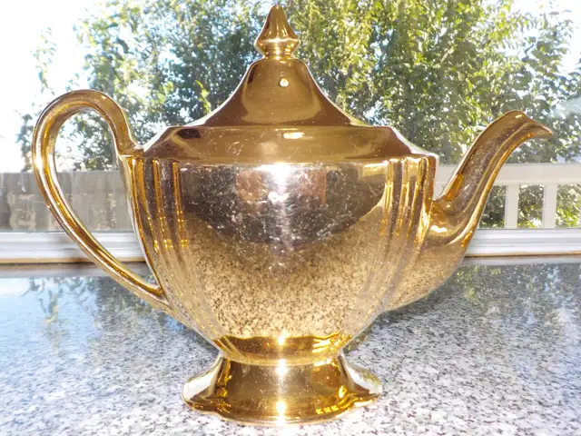 ROYAL WINTON GOLD PLATED CHINA COLLECTION