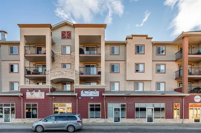 Prime Downtown Cochrane Commercial Space (FOR LEASE)