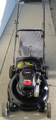 YARD MACHINES REAR BAG GAS LAWNMOWER - Photo 3