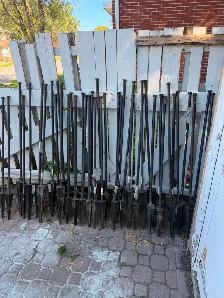 Peak Dig-Free Fencing 3' and Peak Dig-Free Fencing 14' post