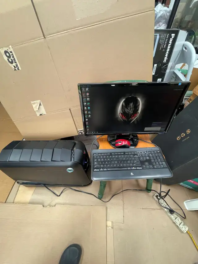 A SET DELL ALIENWARE AURORA R4 LIQUID COOLED DESKTOP (Like New)