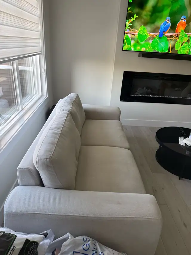 selling two pairs of Sofa