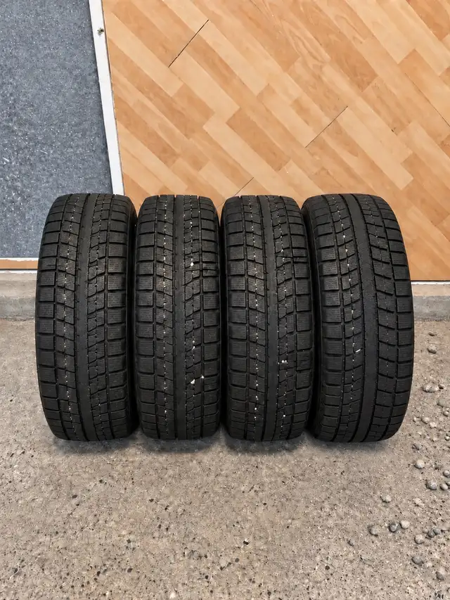 Pneus d’hiver Dunlop à vendre – 225/55R19