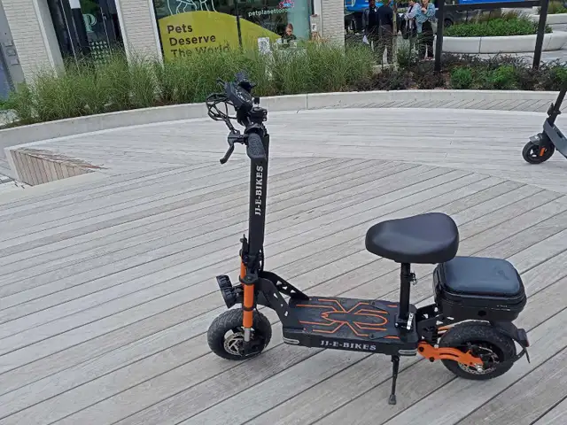 JJ-E-BIKES (Electric Scooter)