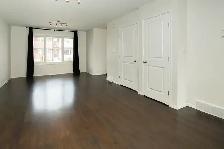 STUNNING 4 Bed 1.5 Bath Townhouse in Lorette! - Photo 2