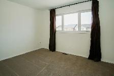 STUNNING 4 Bed 1.5 Bath Townhouse in Lorette! - Photo 3