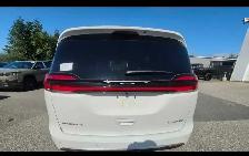 2027 Chrysler Pacifica Limited - Photo 5