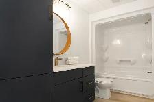 STUNNING 2 bed 1 bath Walk Up Apartment in West Broadway! - Photo 6