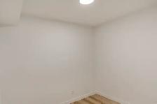 STUNNING 2 bed 1 bath Walk Up Apartment in West Broadway! - Photo 7