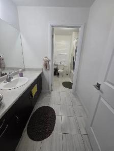Private Room with parking for girl - Photo 2