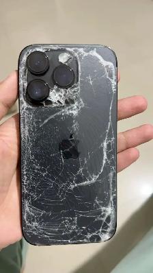 Don’t Toss That Cracked Phone – We’ll Bring It Back to Life!