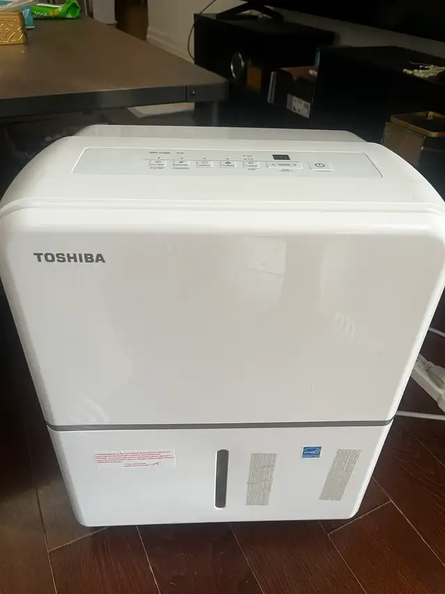 Toshiba Dehumidifier TDDP2213ES2C - $50